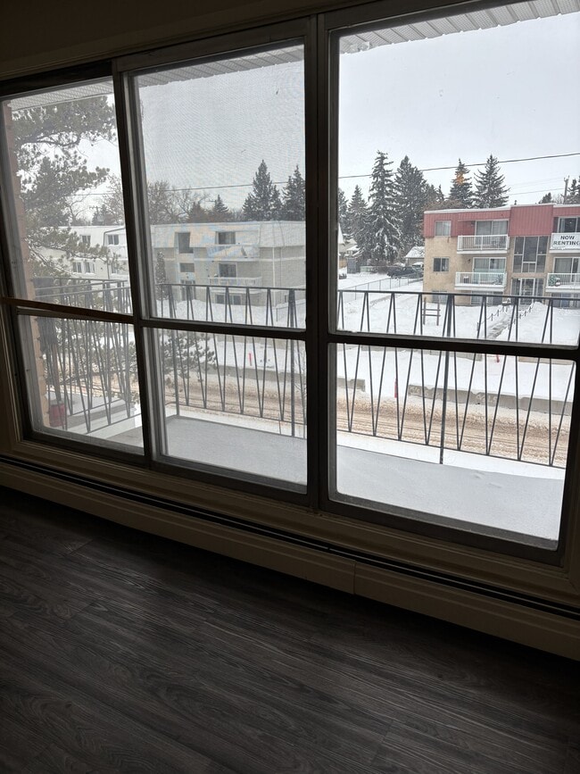 Photo - 9625-9156 156 St NW Unit 305