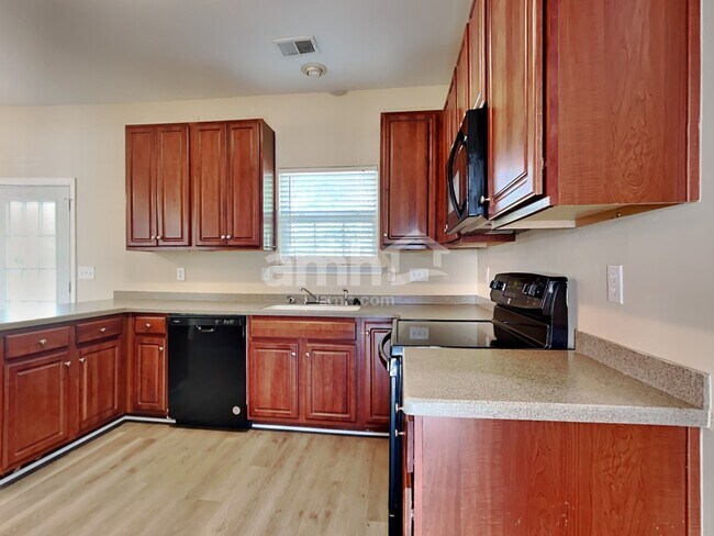 Photo - 419 Norwood Ct