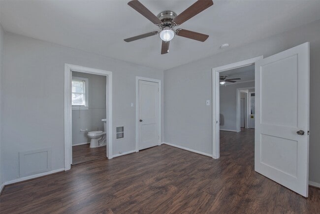 Building Photo - 128 E 23rd St