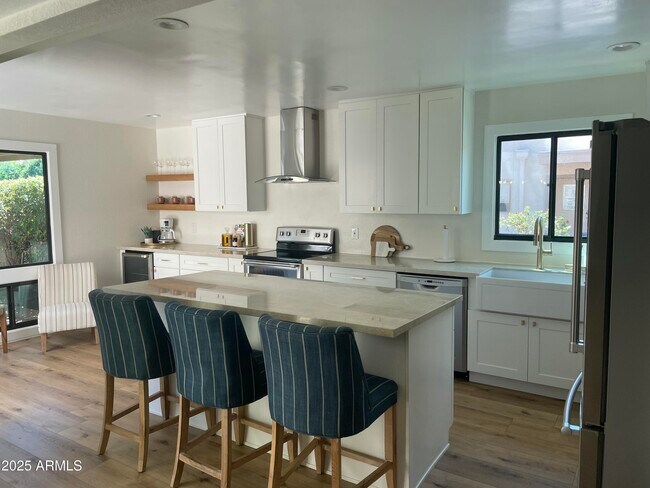 Photo - 4525 N 66th St