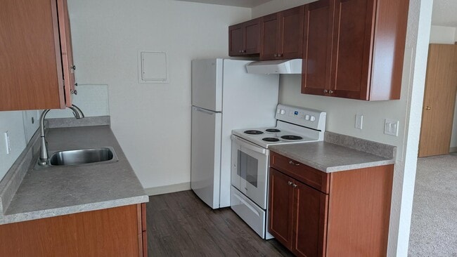 Photo - 926 N 95th St