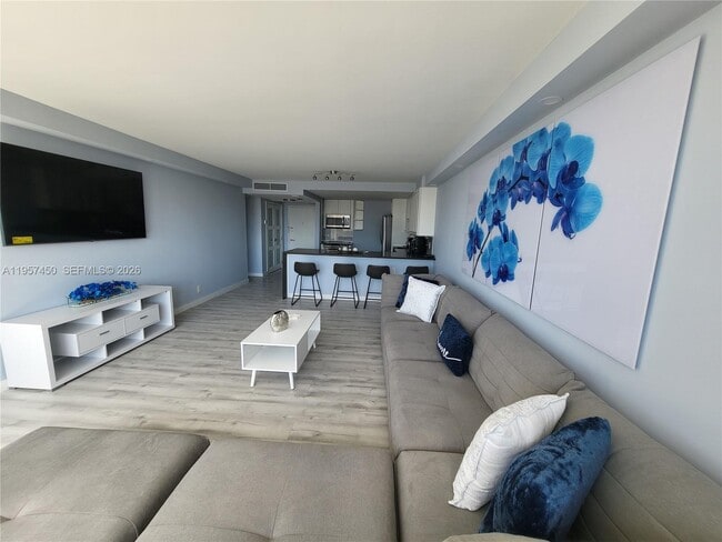 Photo - 3180 S Ocean Dr Unidad 821