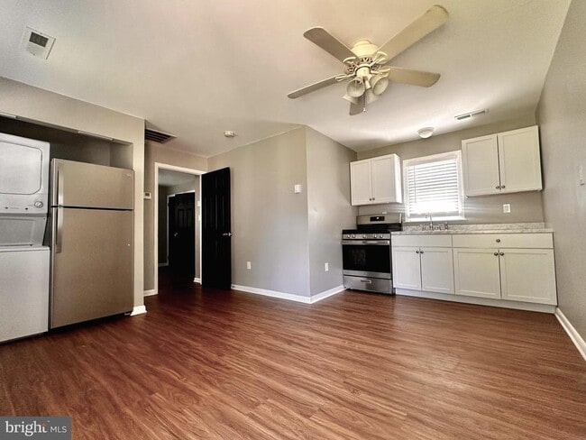 Photo - 1910 Churchhill Ln