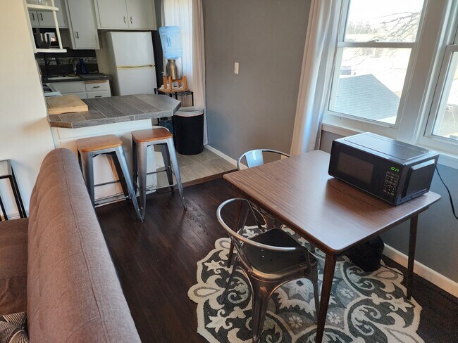 1115 9 1/2 Ave SE Unit 2