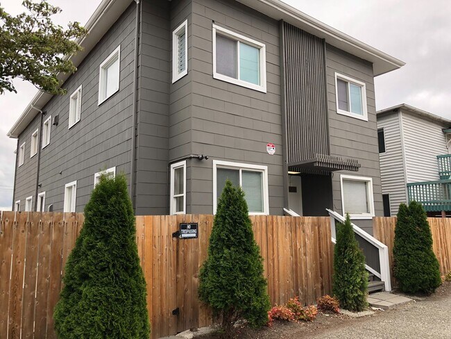 Photo - Hilltop Apartments