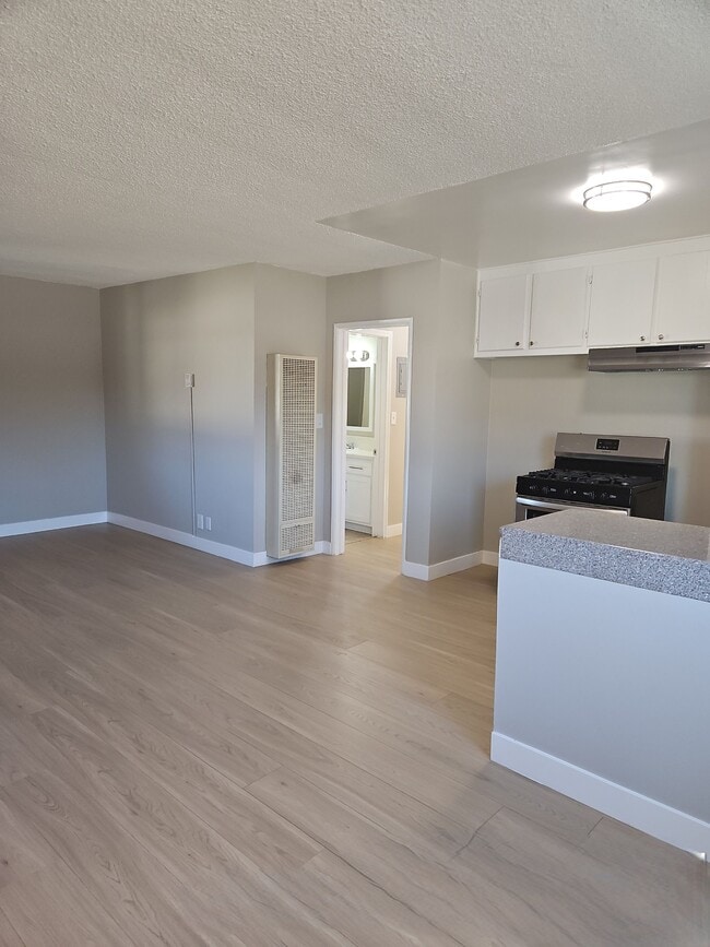 Photo - 8445 Tobias Ave