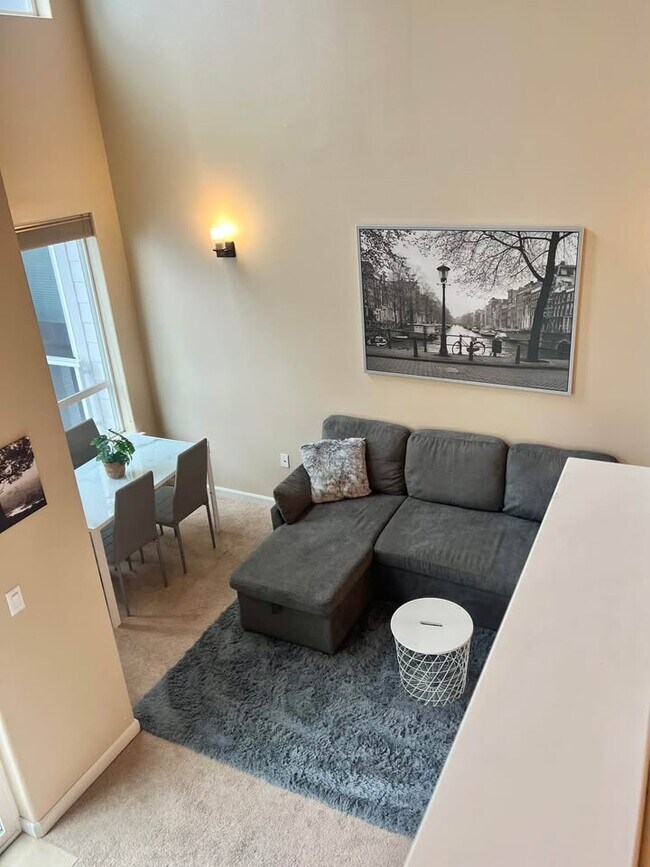 Building Photo - 2424 South 41st Street Unit 552b