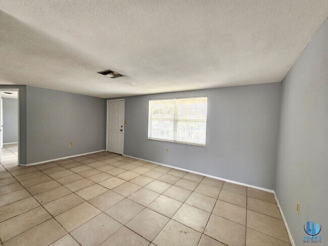 Photo - 2 bedroom, 1 bath, 1 car garage house for rent in Port Richey - Available NOW