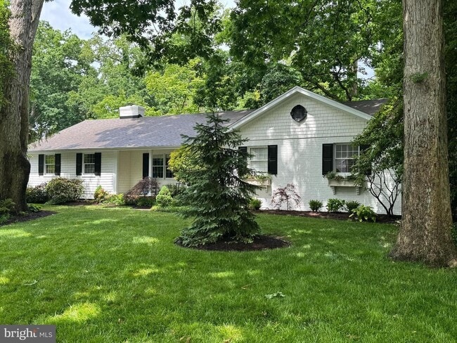 Building Photo - Unfurnished Year-Round Rental with Private Pool in Rehoboth Beach Yacht & Country Club