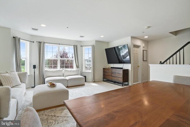 Photo - 2028 Berkeley Dr