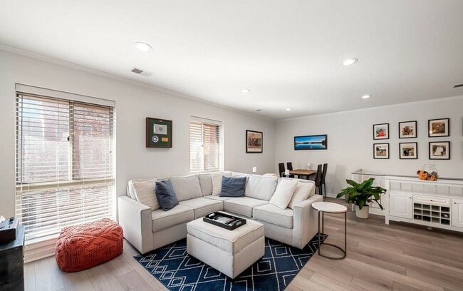 Photo - 120 W Barre St