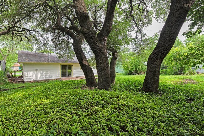 Photo - 5905 Cedardale Dr