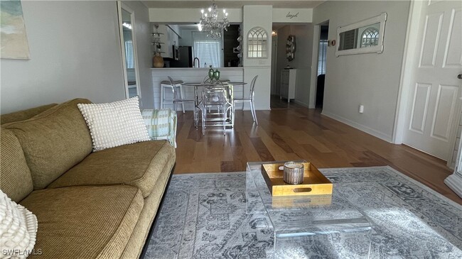 Building Photo - 267 Quail Forest Blvd Unit 111 Rental