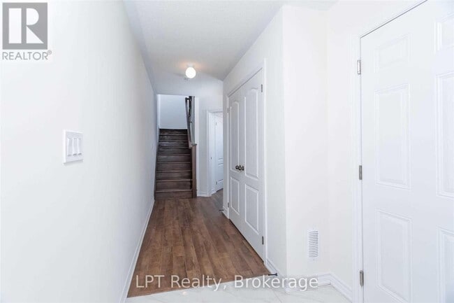Photo - 15 Honey Crisp Ln