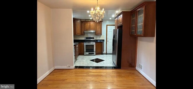 Photo - 7213 Adelphi Rd