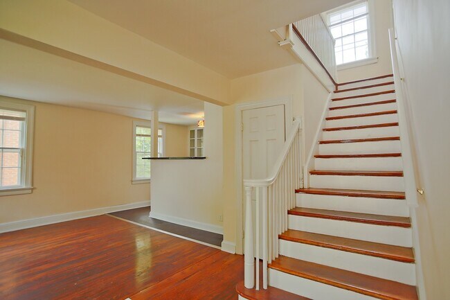 Photo - 8br Single Family Home on 14th St NW (MIN...