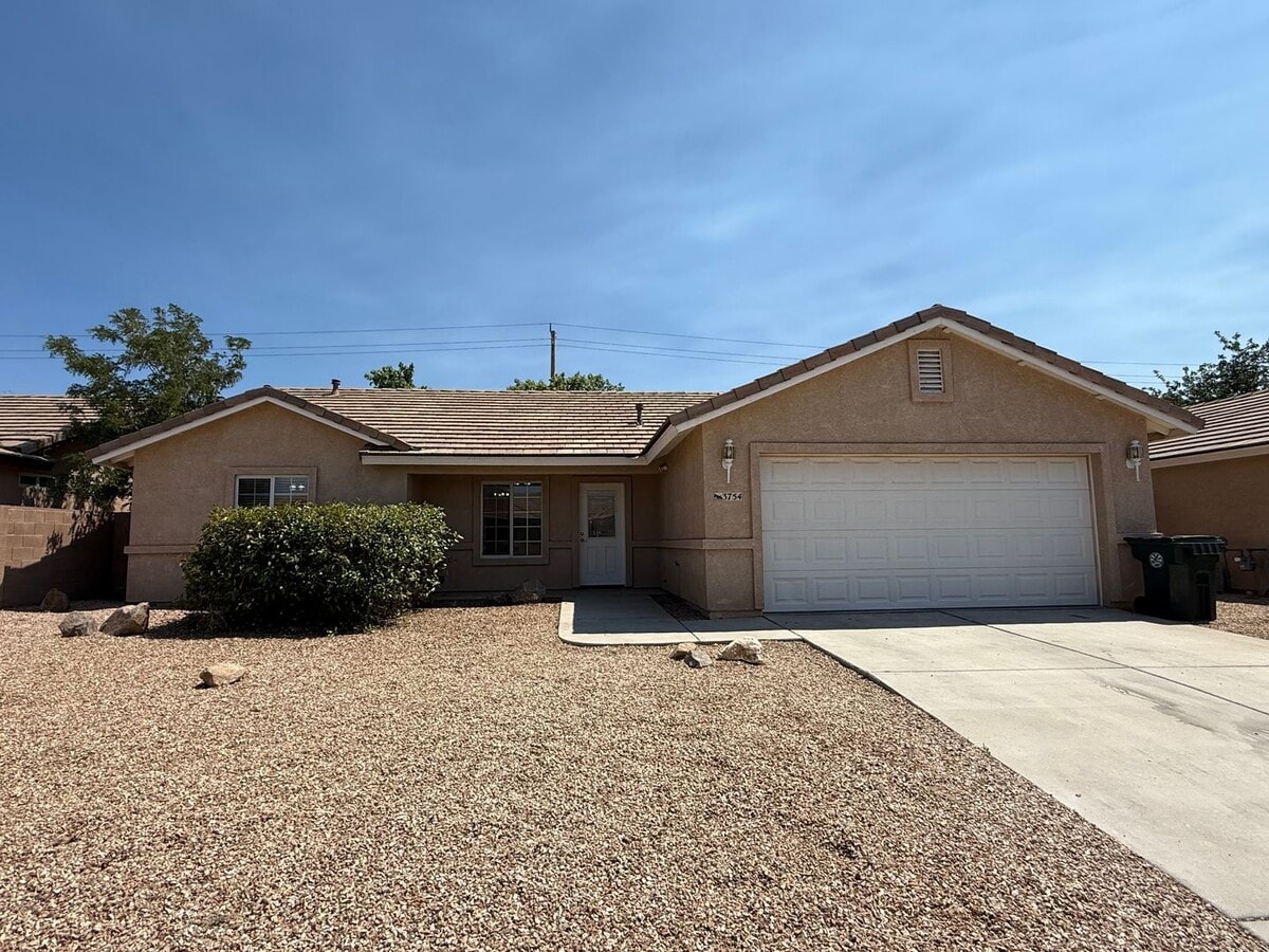 3 Bedroom 2 Bathroom Home - 3 Bedroom 2 Bathroom Home