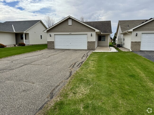 Building Photo - 438 Lake Trl Rental