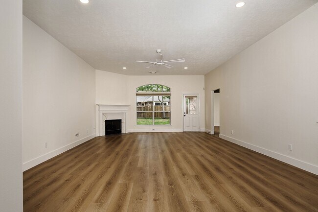 Photo - 122 S Abram Cir