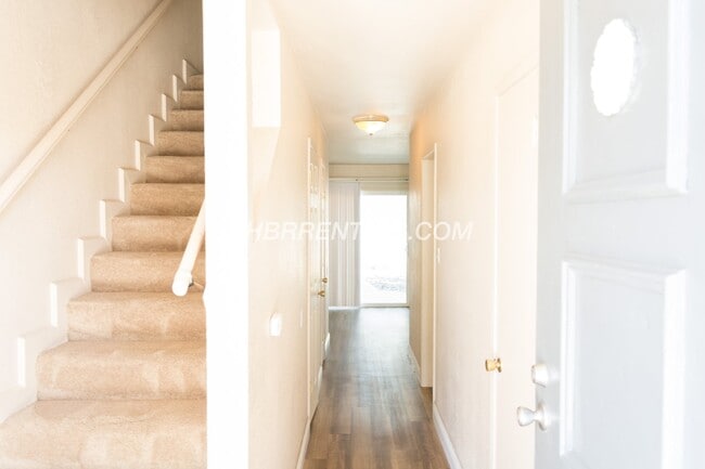 Photo - Tracy Rental Available for Move in!!