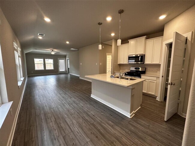 Photo - 17470 Buckeye Br