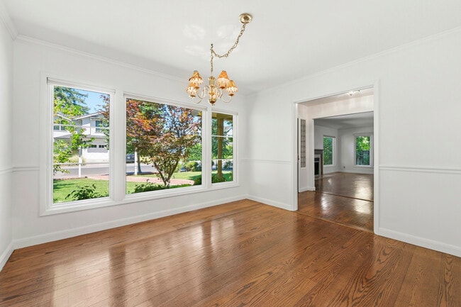 Photo - 1825 White Oak Dr