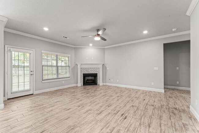Photo - 2302 S Aspen St