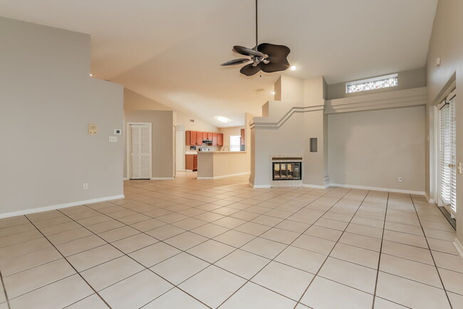 Photo - 1521 Vernon Ct