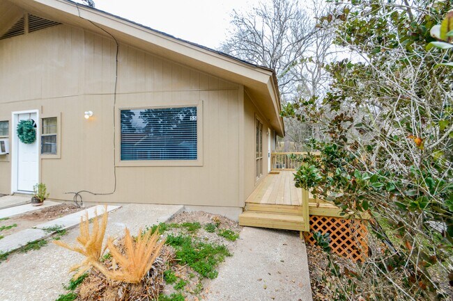 Photo - 51 Harbour Row Dr