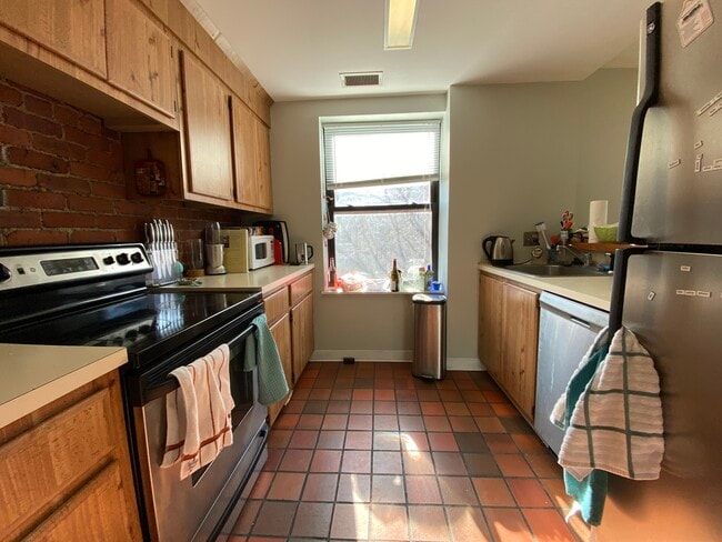 Photo - 111 Gainsborough St