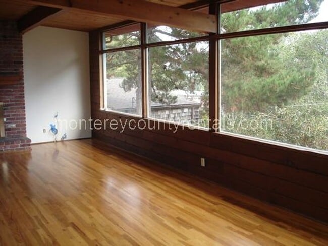 Photo - Enjoy this great home with dramatic bay views