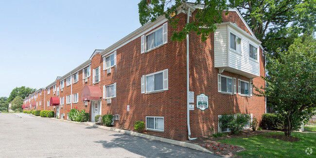 Building Photo - Colonial Club Apartments