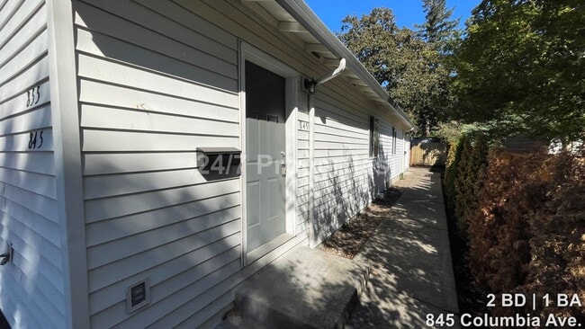 Building Photo - 2025-845MF Unit 845