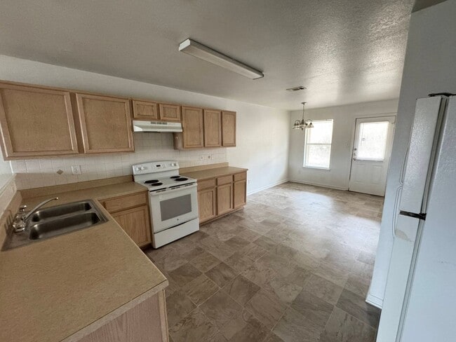 Photo - 406 Brittney Way Unidad B