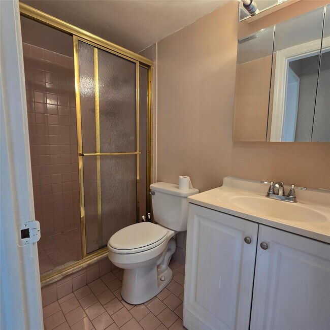 Photo - 2301 NE 14th Street Causeway Unit 303W