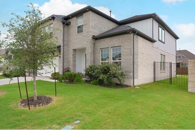 Photo - 300 Hollister Dr
