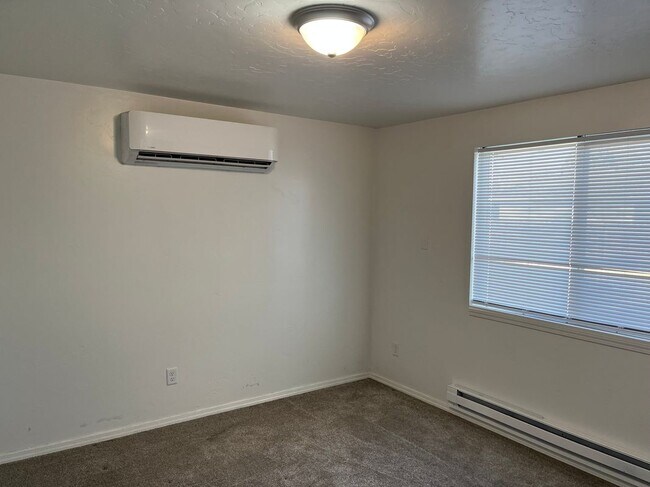 Photo - 1442 W Sandalwood Dr