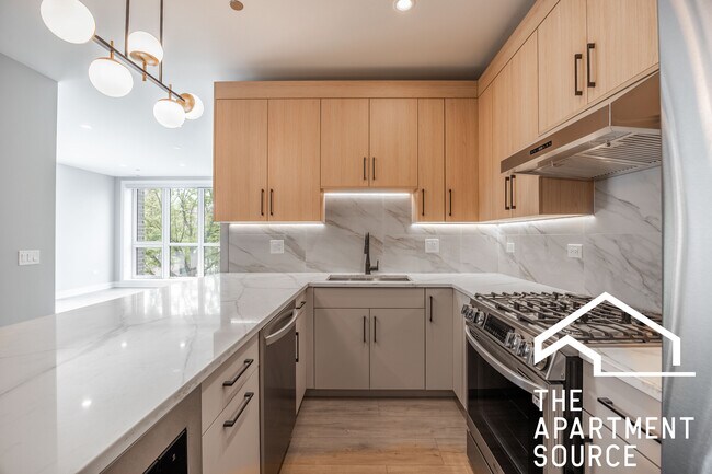 Photo - 2354 W Polk St Unit 304