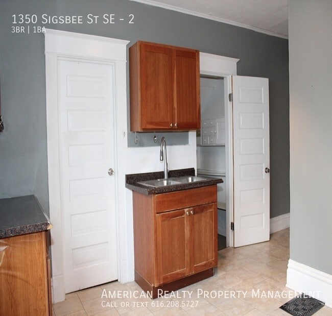 Photo - 1350 Sigsbee St SE Unit 2