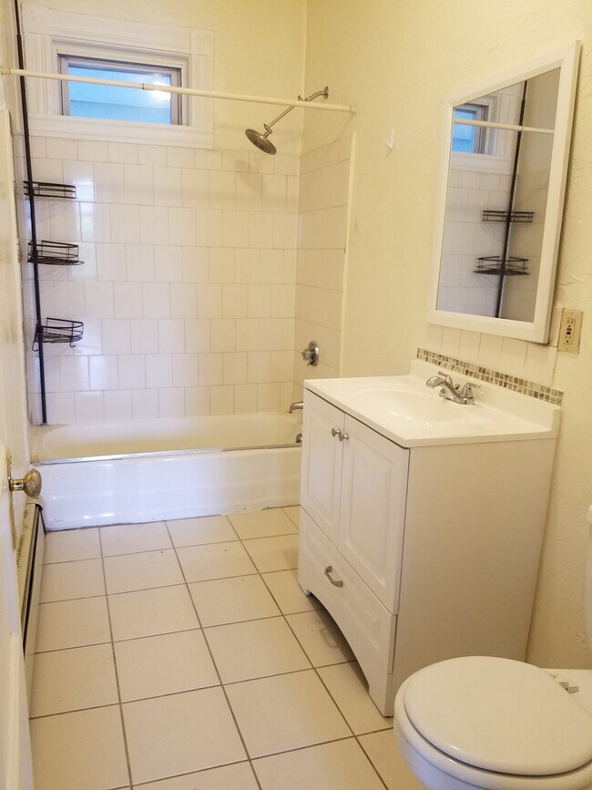 Photo - 77 Walnut St Unit 1