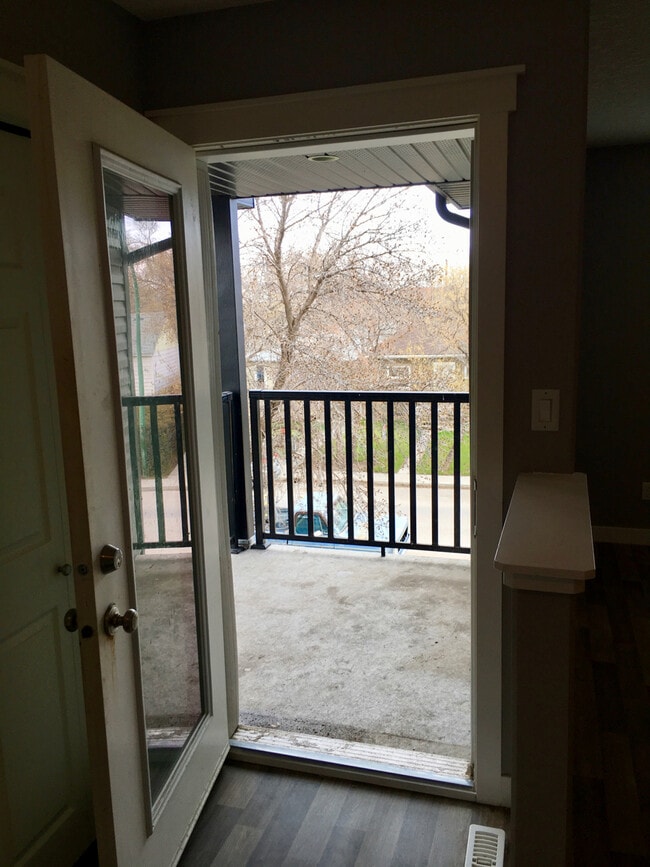 Photo - 844 Rae St Unit B