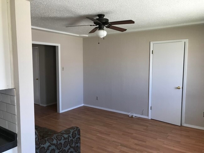 Photo - 10229 Ashwood Dr