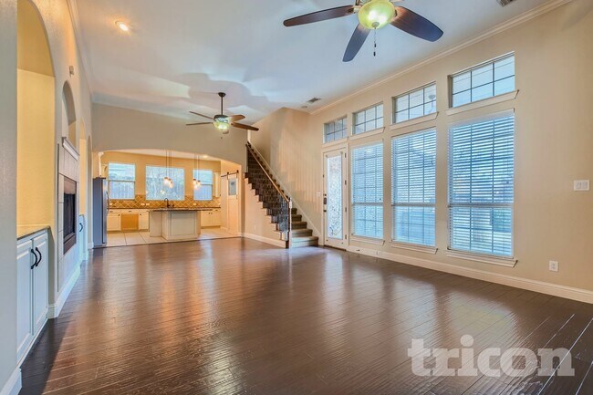 Photo - 727 Fairfax Lane