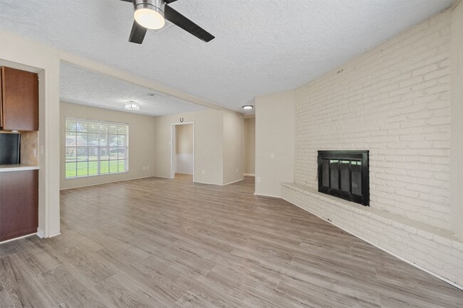 Photo - 5826 Spruce Forest Dr
