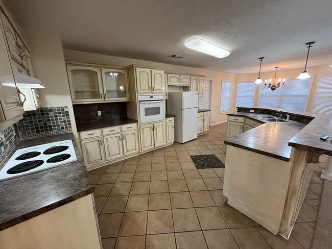 Photo - Luxury Living, Redefined. Apply Today!