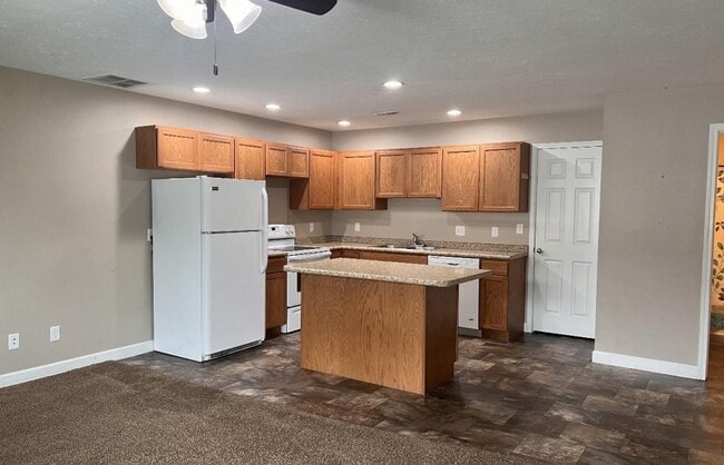 Building Photo - 1419 2nd St