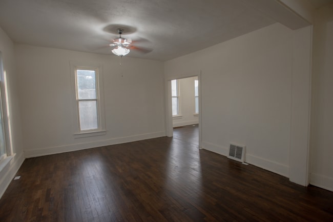 Photo - 1185 SW Macvicar Ave