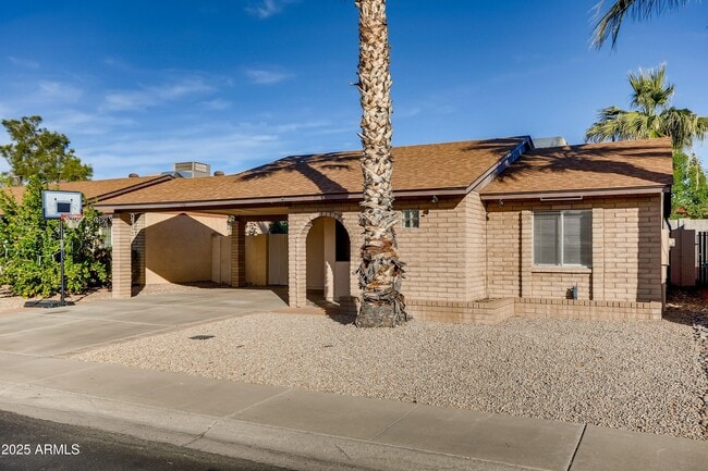 Photo - 510 E Sequoia Dr