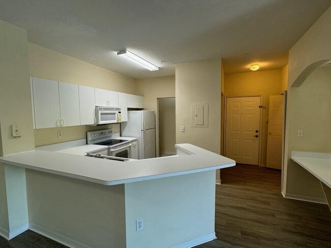 Photo - 605 Fairway Dr Unidad 305