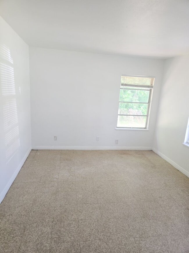 Photo - 980-982 Oakland Street Unit 980 Oakland St-RTS 06/09/26